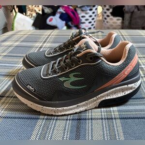 GDEFY Mighty Walk Athletic Shoes Gray/Pink